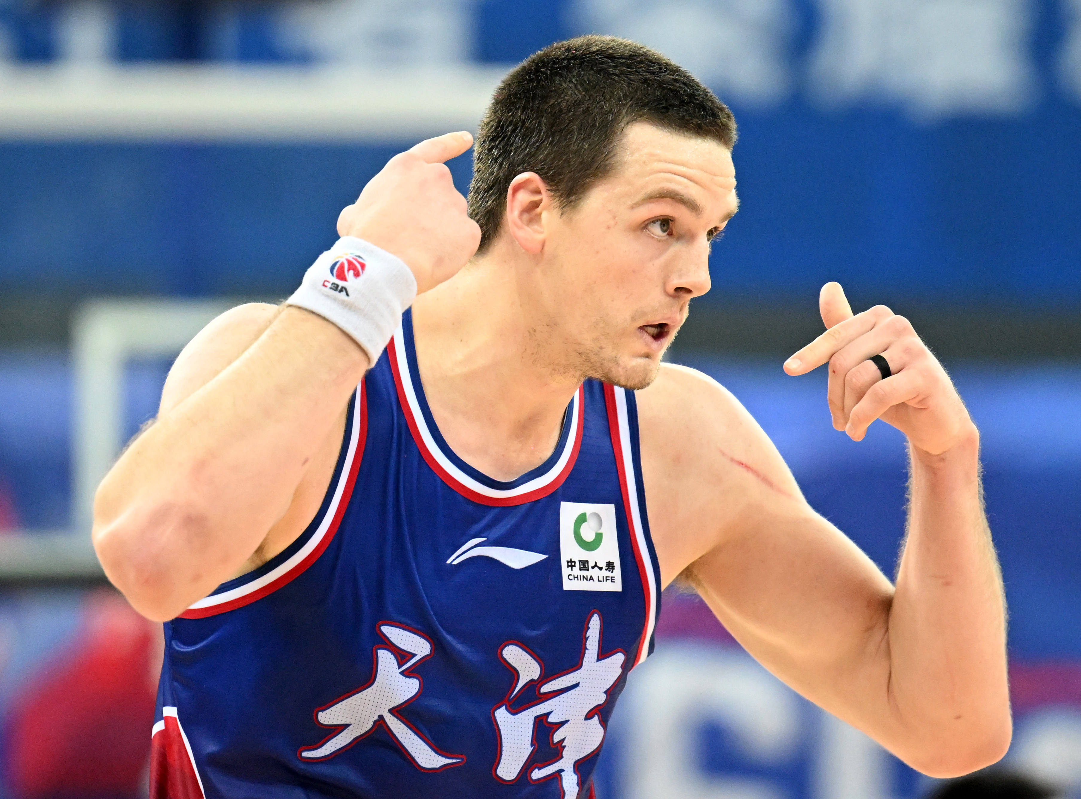 包含冲刺阶段CBA常规赛传出新动向，埃因霍温主帅复盘，管理层表态——话题不断，细节决定成败的词条